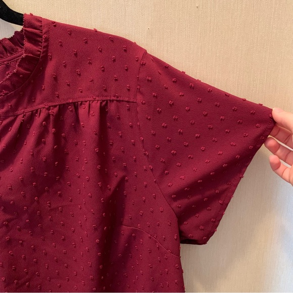 Croft and Barrow Plus Size Red Maroon Polka Dot Textured Short Sleeve Blouse Top - Picture 5 of 8